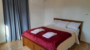 2 bedrooms, iron/ironing board, WiFi, bed sheets