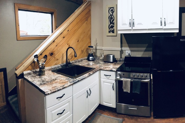 Microondas, horno, placa de cocina, cafetera/tetera