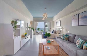 Smart TV, futbolito y tenis de mesa 