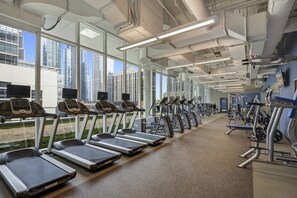 Fitness facility - Airy South Loop 1BR w/ Lounge, Pool & Gym near Grant Park, by Blueground (Chicago)