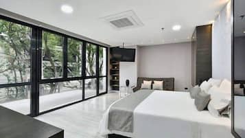 3 chambres, coffres-forts dans les chambres, Wi-Fi, draps fournis