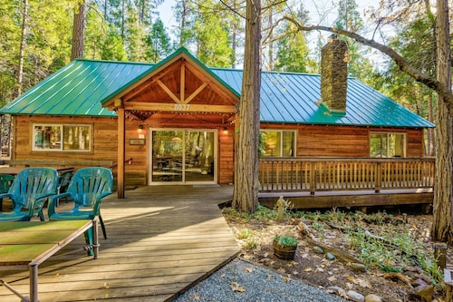 Peace of Mine - Cabin inside Yosemite! - Dog Friendly!
