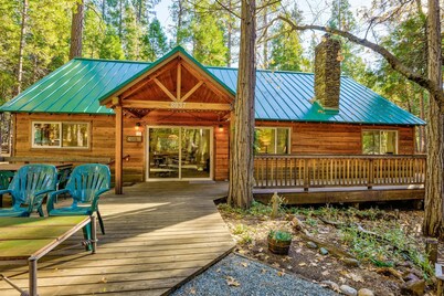 Peace of Mine - Cabin inside Yosemite! - Dog Friendly!