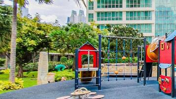 Tempat bermain anak - outdoor