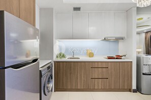 Appartement, 1 chambre, vue ville | Cuisine privée | Réfrigérateur, micro-ondes, cuiseur de riz, nécessaire de nettoyage