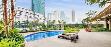 حمّام سباحة خارجي