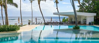 Caribbean Sea View Apt.on 19 level, a serene Stay