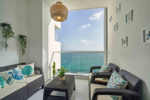 Caribbean Sea View Apt.on 19 level, a serene Stay