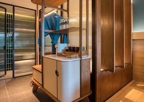 1 bedroom, premium bedding, minibar, in-room safe