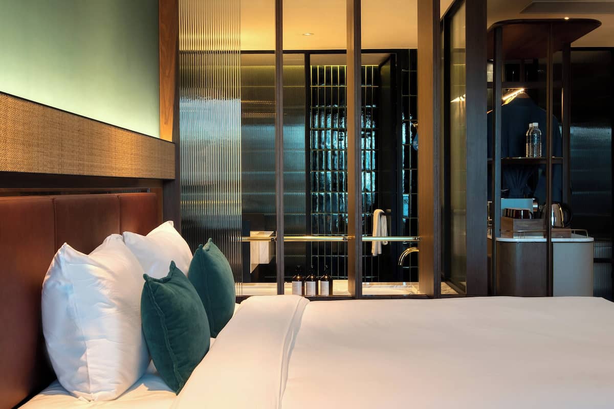 emerald original (hollywood twin) | 1 bedroom, premium bedding, minibar, in-room safe