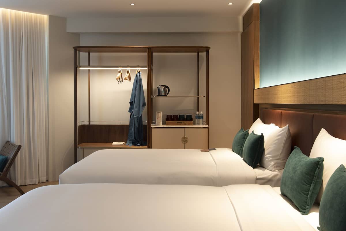 1 bedroom, premium bedding, minibar, in-room safe