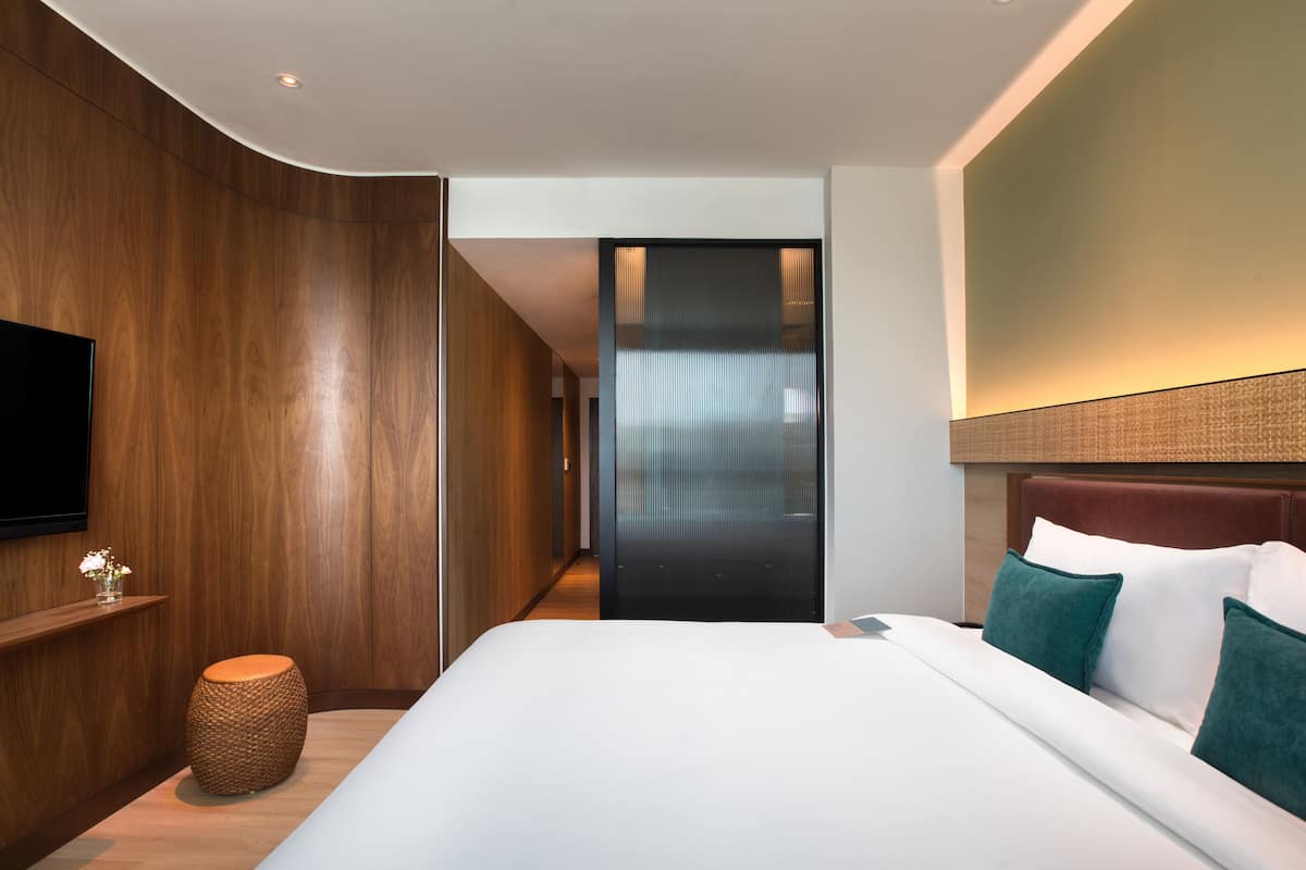 Fern Cosy Double Bedroom | Game room