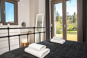 3 bedrooms, internet, bed sheets