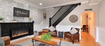 The Majestic - Fast Wi-Fi - Multi TVs - Pvt Parking - Arcade - Stocked Kitchen