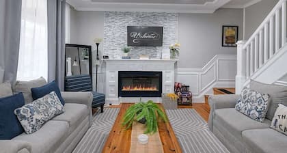 City Retreat | Wi-Fi, Multi TVs, Pvt Parking,