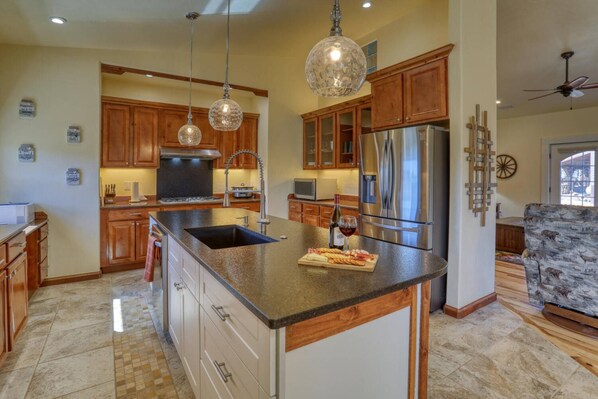 Fridge, microwave, dishwasher, coffee/tea maker - Bella Vista: Golf Course & Mountain Views, Modern Design, Electric Stove, Workspace, 5 Min to Shops! (Pagosa Springs)