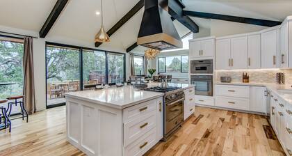 Unmatched Views, Sleeps 14, Pool, Spa & Vistas, Superb Location!