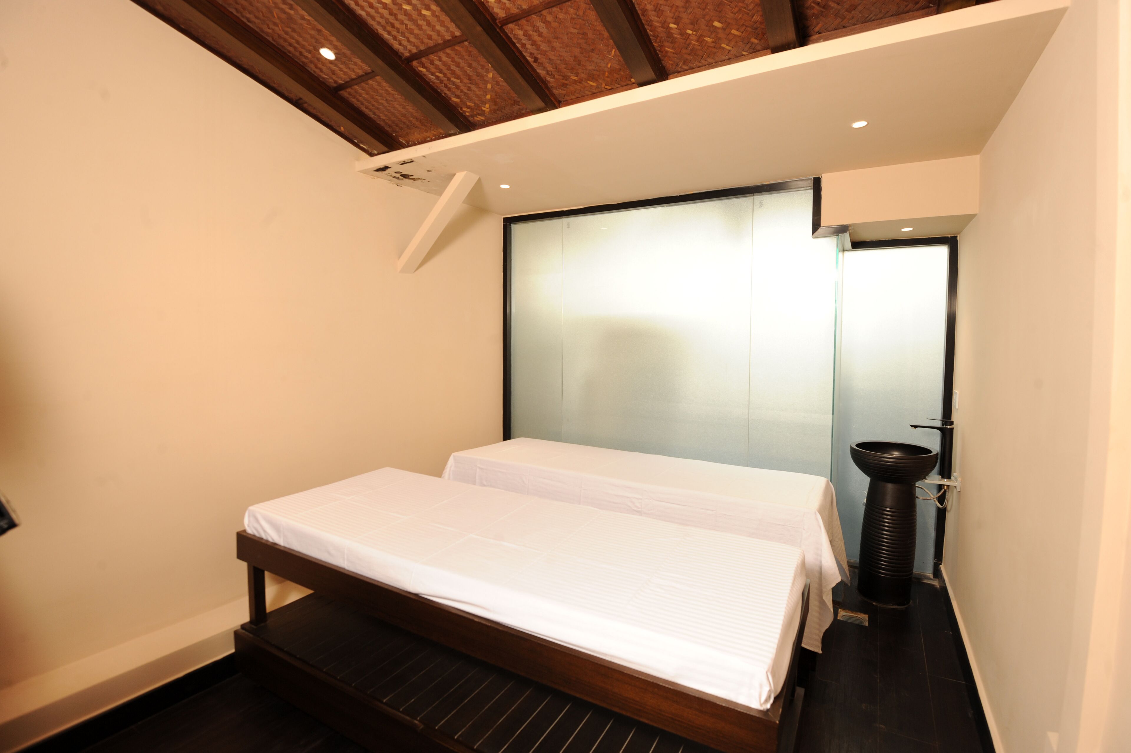 Warmsteinmassagen, Tiefengewebe-Massagen, klassische Massagen