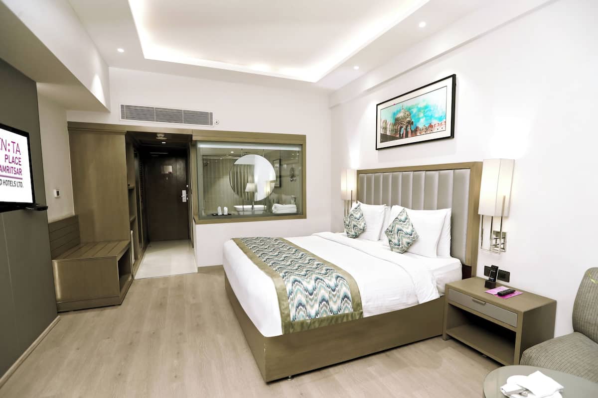1 bedroom, minibar, in-room safe, individually furnished