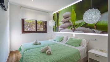 5 dormitorios, tabla de planchar con plancha, wifi gratis y ropa de cama