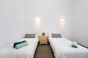 2 dormitorios, tabla de planchar con plancha, wifi gratis y ropa de cama