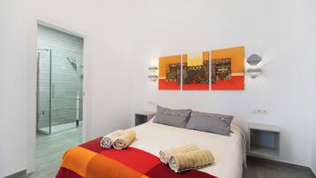 2 makuuhuonetta, silitysrauta/-lauta, ilmainen Wi-Fi, vuodevaatteet