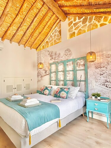 Holiday Home "Recuerdos del Sur" with Pool, Terrace, Balcony, BBQ, A/C & Wi-Fi