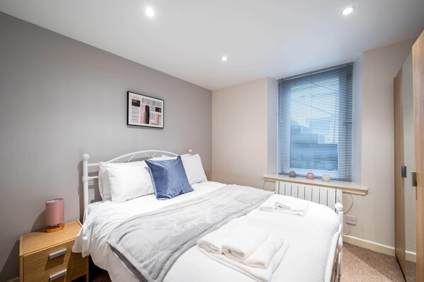 1 chambre, fer et planche à repasser, Wi-Fi, draps fournis