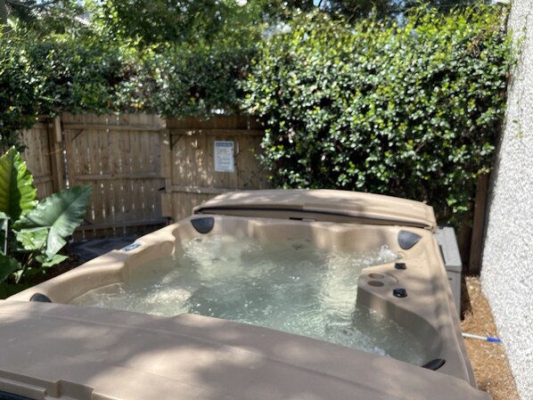 Outdoor spa tub