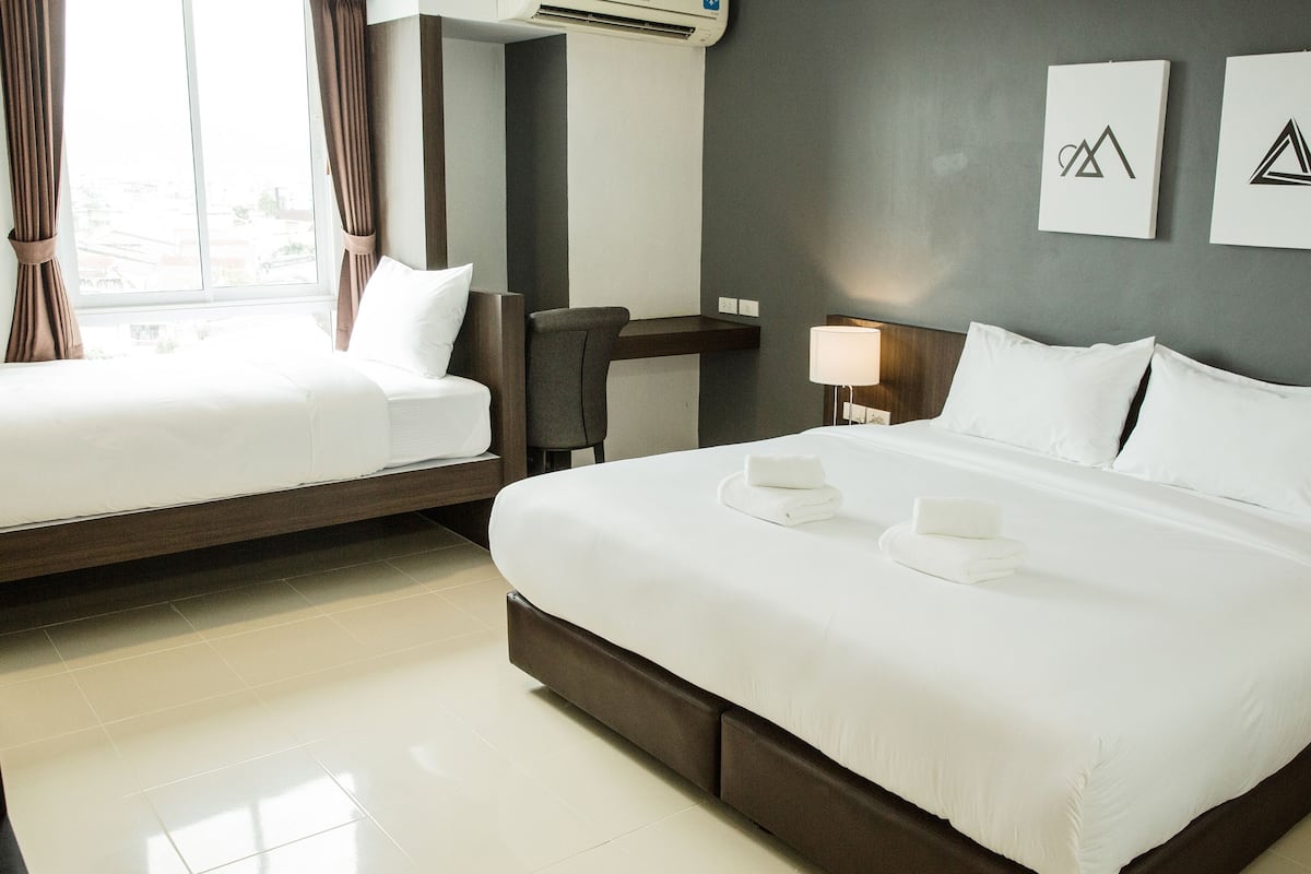 Kamar Triple Deluks | Wi-Fi gratis dan seprai linen