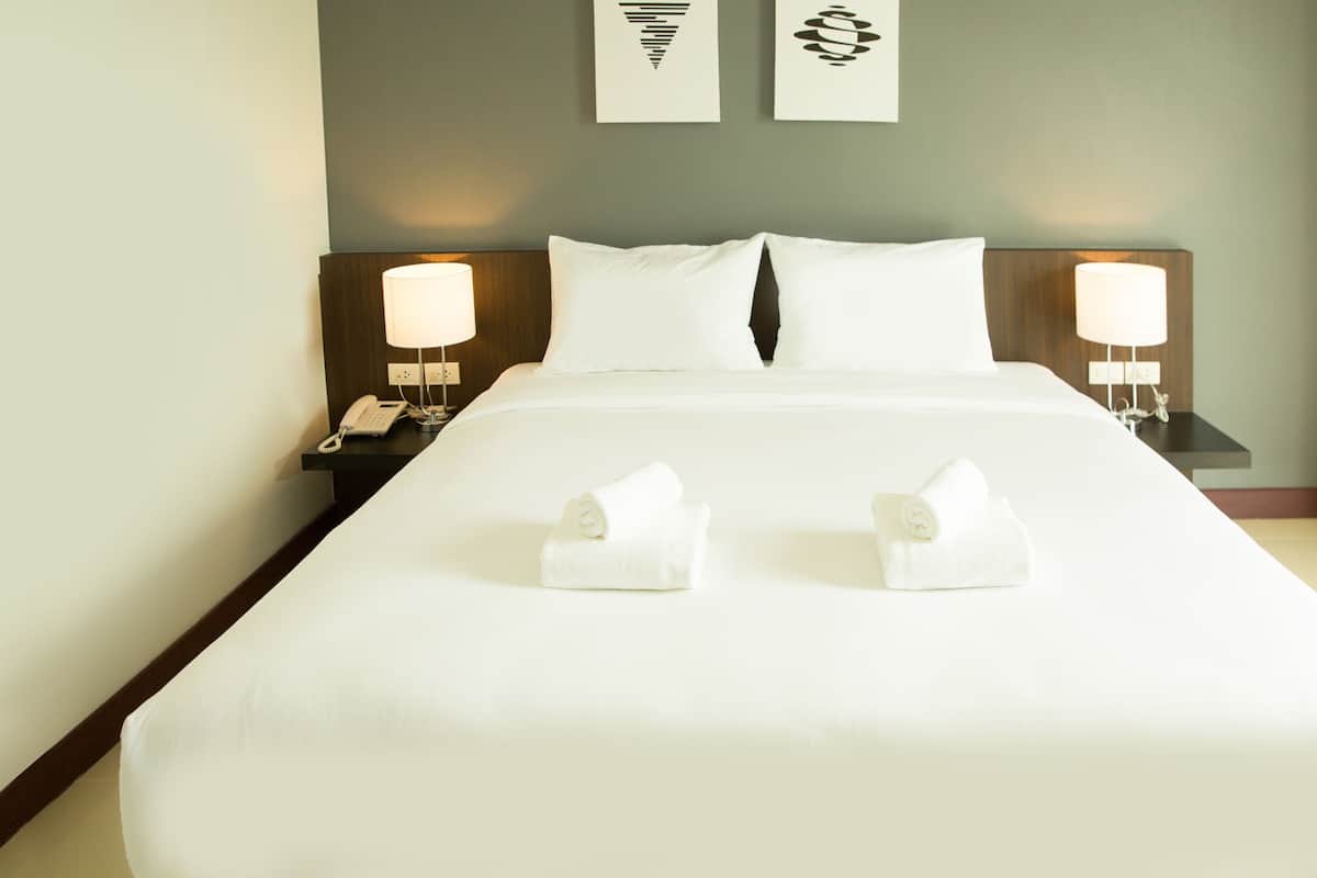 Kamar (Deluxe Premier Room) | Wi-Fi gratis dan seprai linen