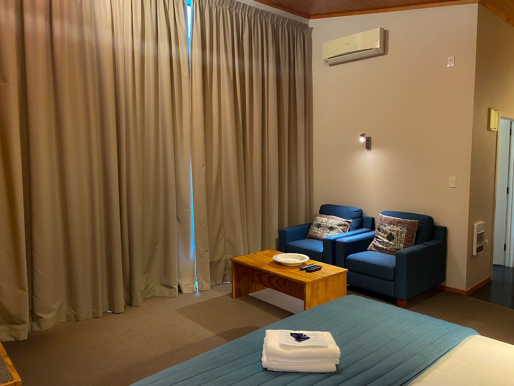 Waitomo Lodge by null