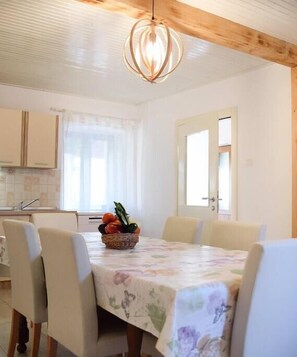 Dining - Idyllically situated vacation home with pool for 6 (Orbanici)