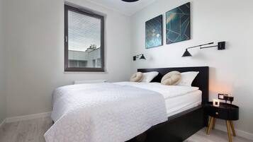 Deluxe Apartment | 1 bedroom, iron/ironing board, free WiFi, bed sheets