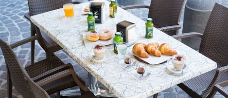 Desayuno completo incluido todos los días