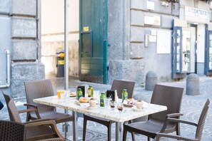 Gratis komplett frukost varje dag 