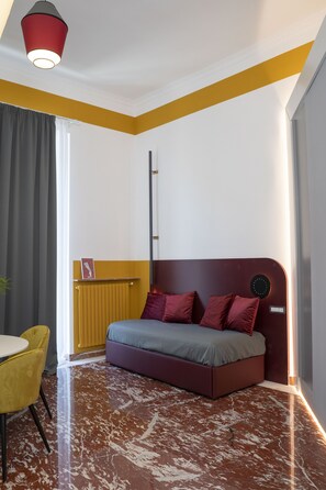 Suíte estúdio júnior | Lençóis italianos Frette, roupas de cama premium, edredons de pluma