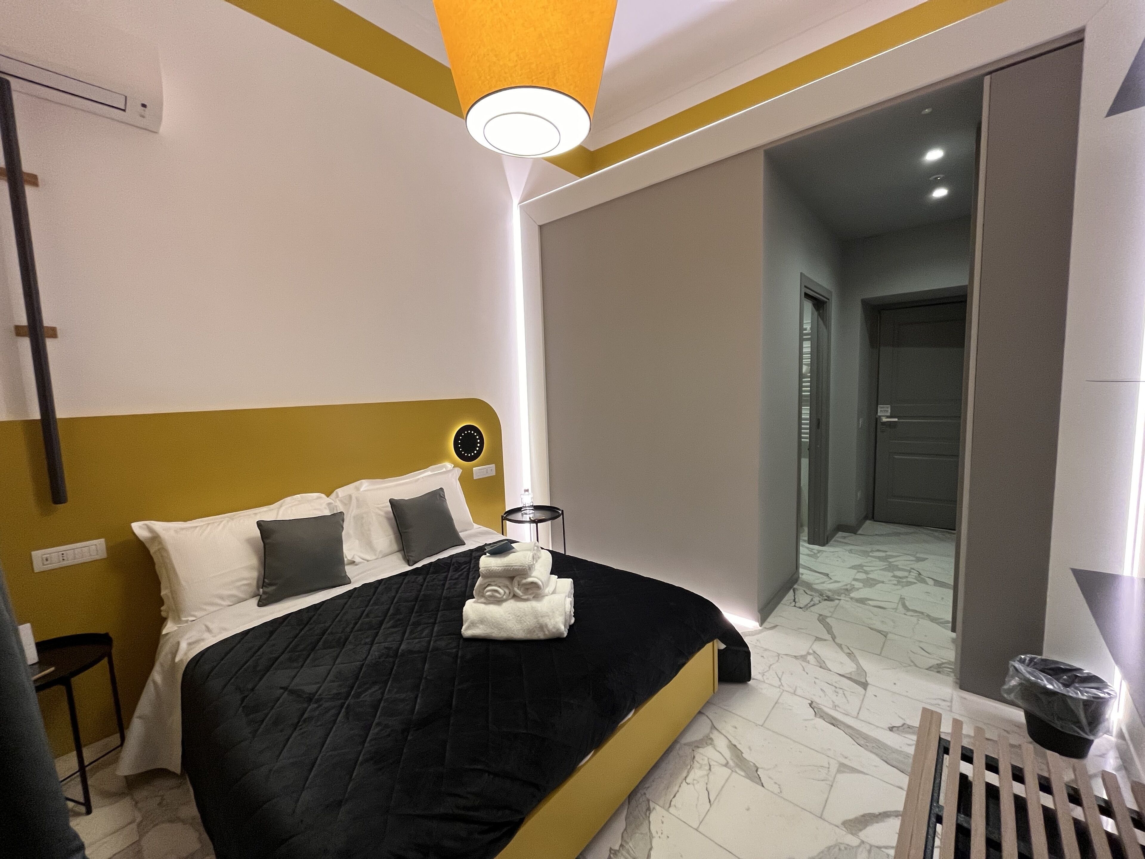 Habitación doble (Camera Matrimoniale con balcone 1) | Sábanas italianas Frette y ropa de cama de alta calidad