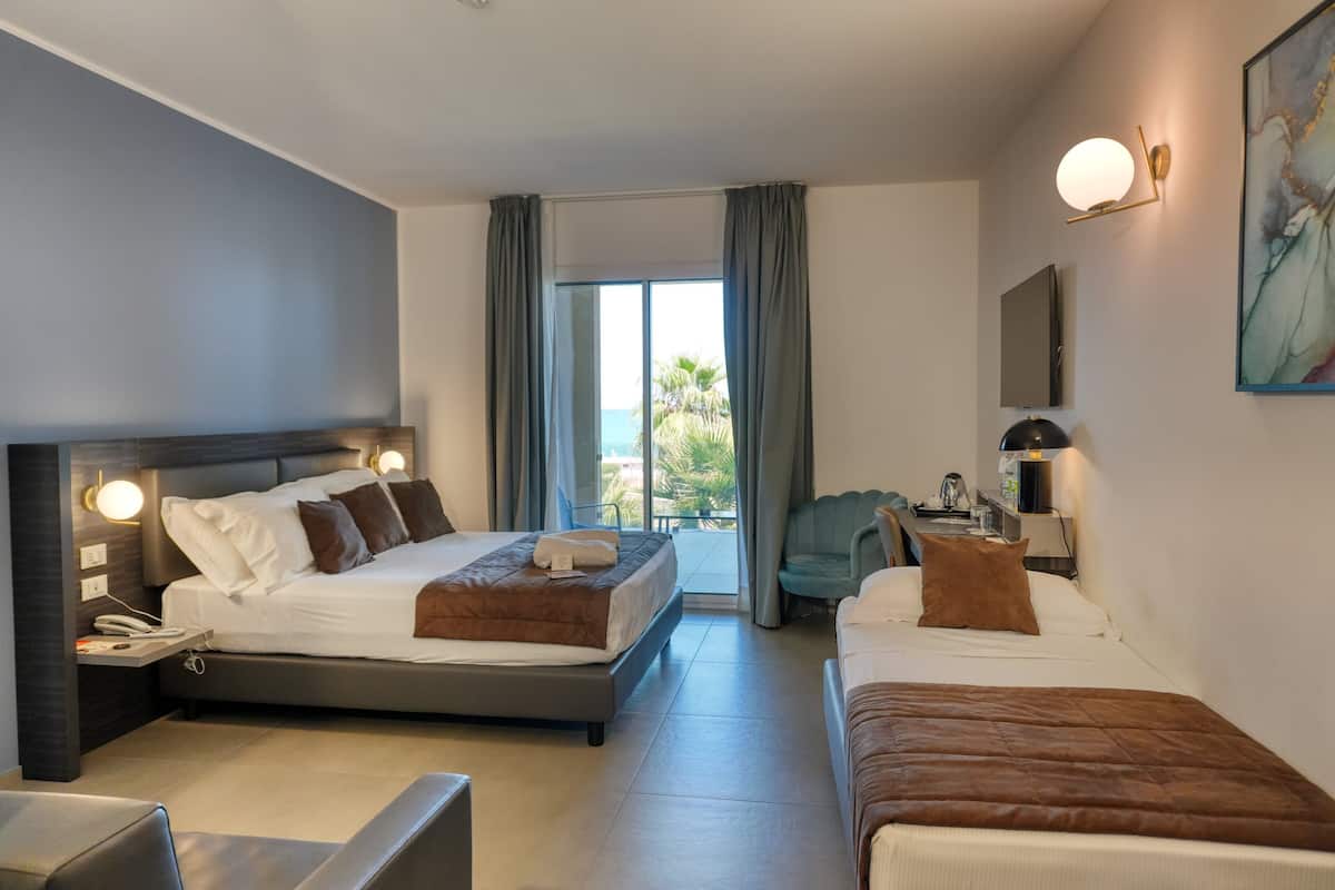 1 bedroom, in-room safe, desk, laptop workspace