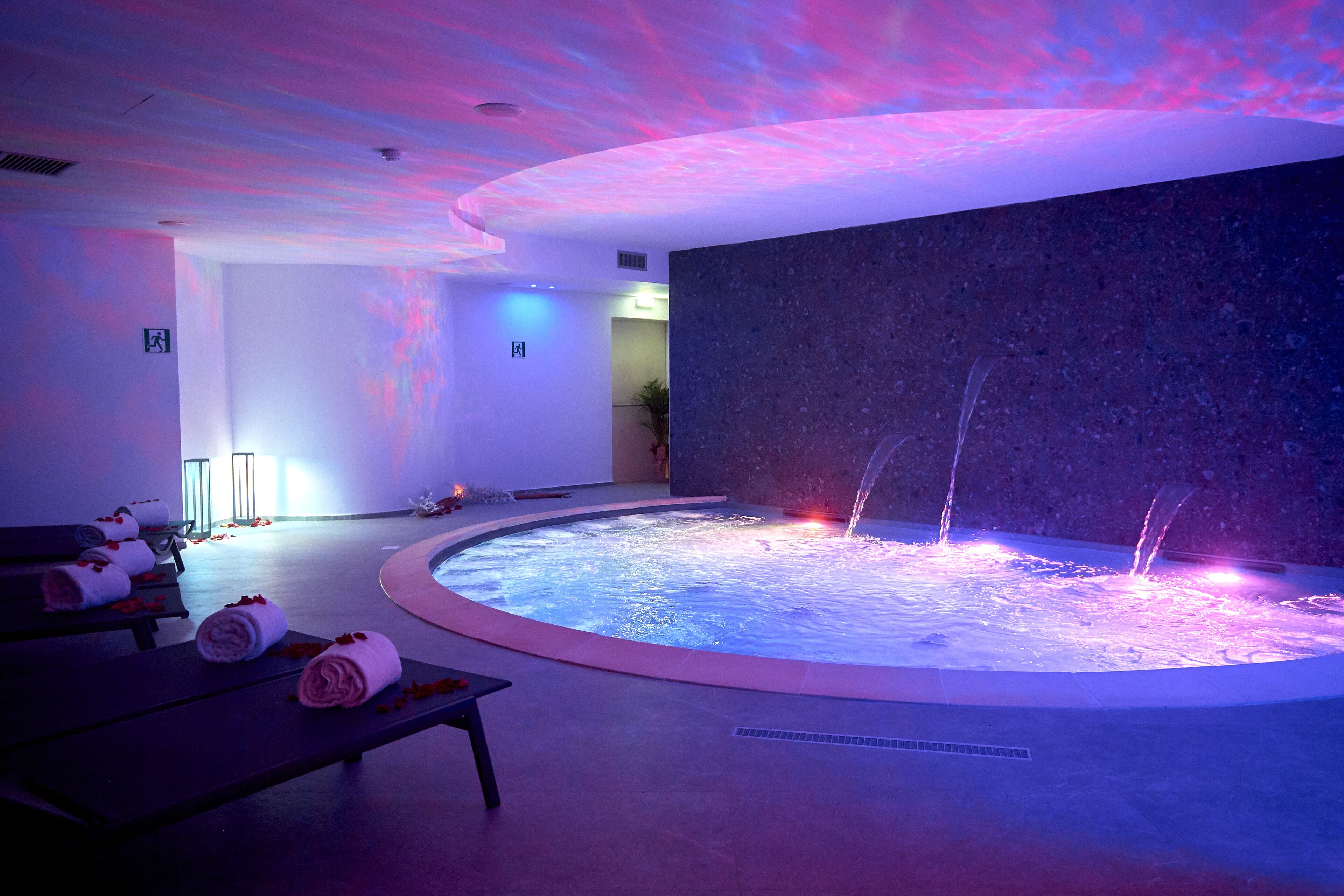 Couples treatment rooms, Turkish bath, body treatments, aromatherapy