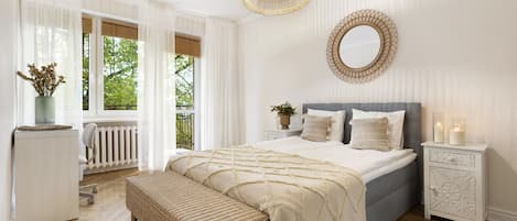 Family Apartment | Iron/ironing board, free WiFi, bed sheets