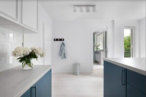 Beachfront | Dapur peribadi | Peti sejuk mini, dapur, alat memasak/pinggan mangkuk/perkakas dapur 