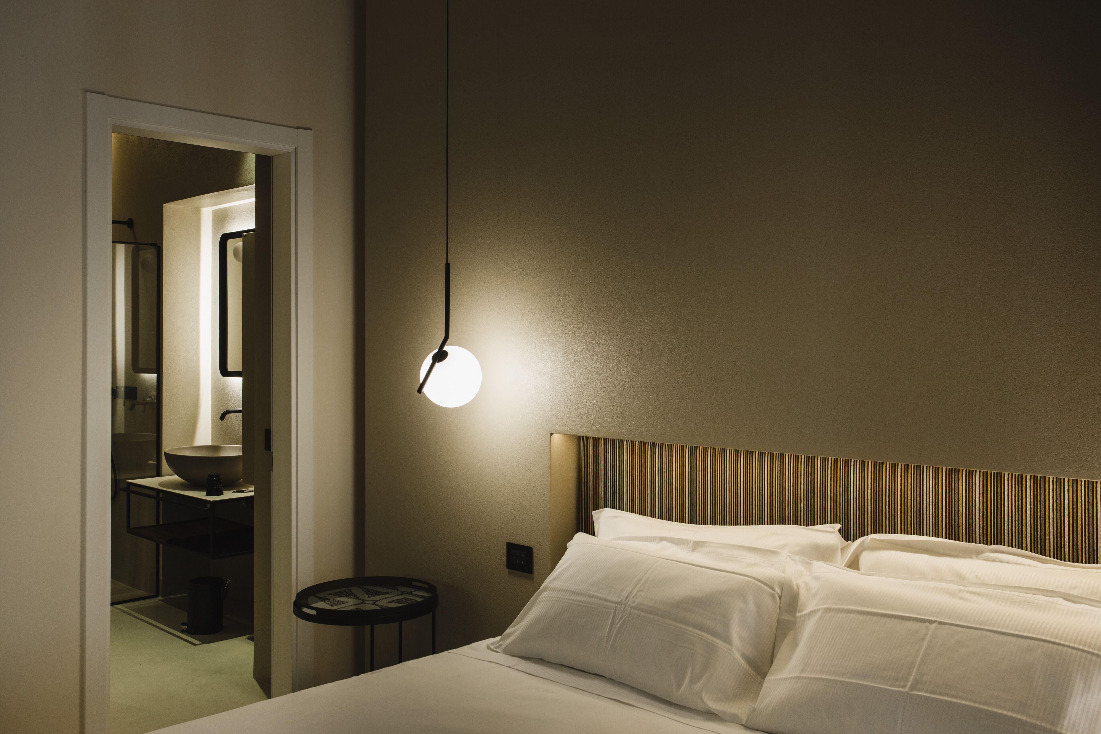 traditional suite | premium bedding, down duvets, pillow-top beds, minibar