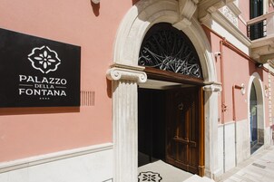 A szálláshely homlokzata