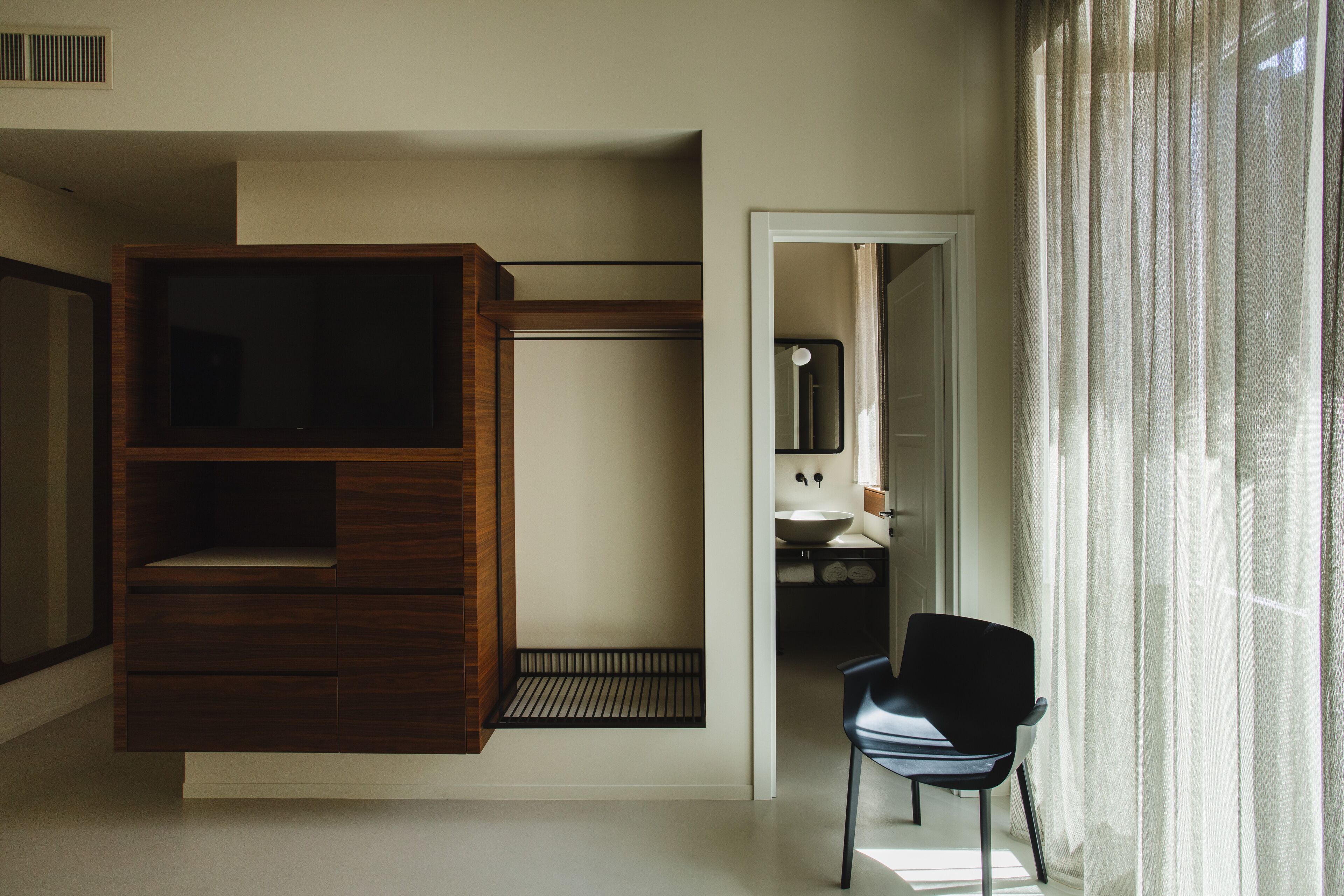 delux double or twin room | premium bedding, down duvets, pillow-top beds, minibar