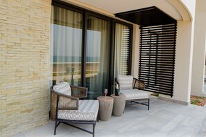 Deluxe Room | Terrace/patio - Sunbird Waterfront (Senga)