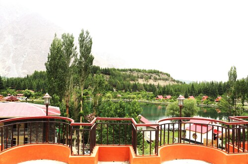 Shalimar Hotel And Restaurant