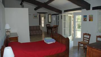 8 Schlafzimmer, Bügeleisen/Bügelbrett, Reisekinderbett, kostenloses WLAN