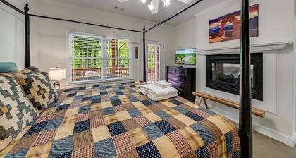 Alpine River Suites #401 - Cozy Riverfront Condo