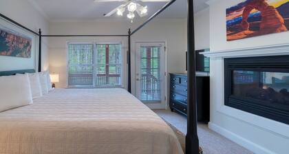 Alpine River Suites #401 - Cozy Riverfront Condo